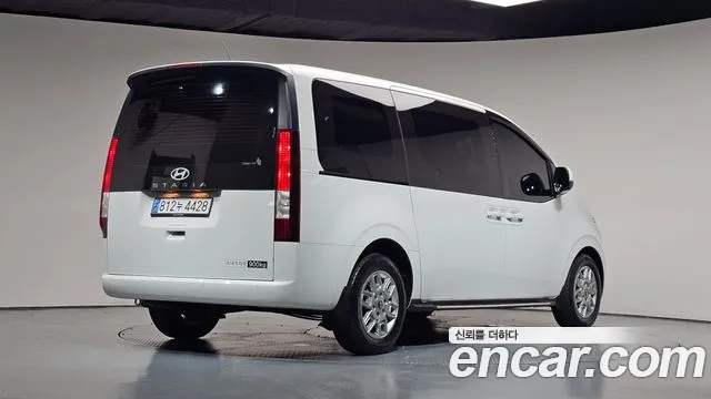 Hyundai Staria Staria Карго 3 места — Фото автомобиля 2