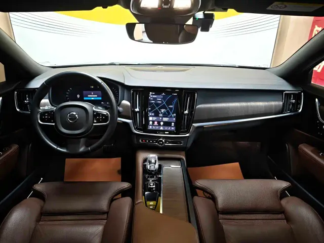 Volvo S90 — Фото автомобиля 11