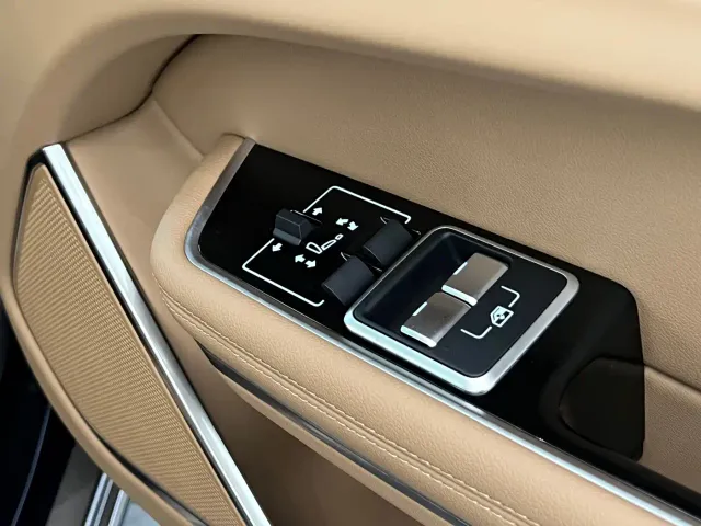 Jaguar XFL — Фото автомобиля 18