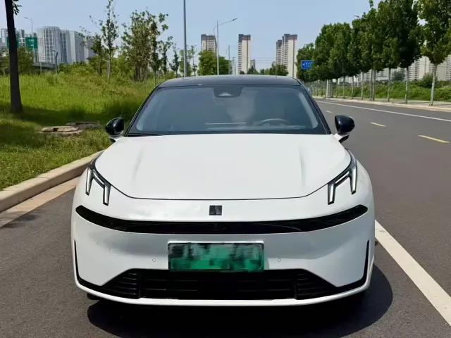 Lynk & Co Lynk & Co 07 EM-P 2024 EM-P 126 Long Range Halo — Фото автомобиля 2