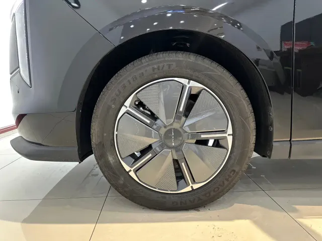 Maxus Dajia 7 — Фото автомобиля 19