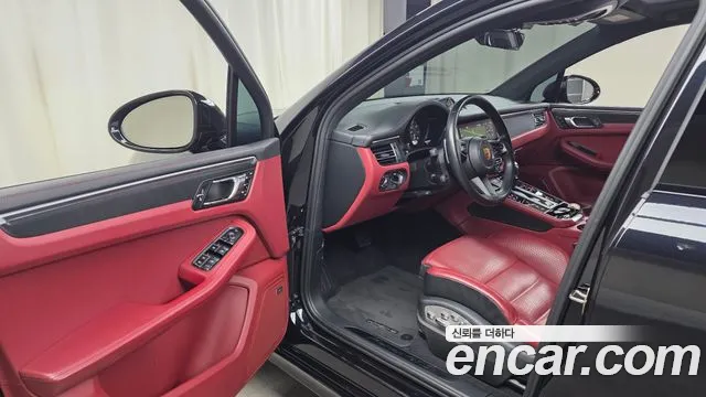 Porsche Macan — Фото автомобиля 15