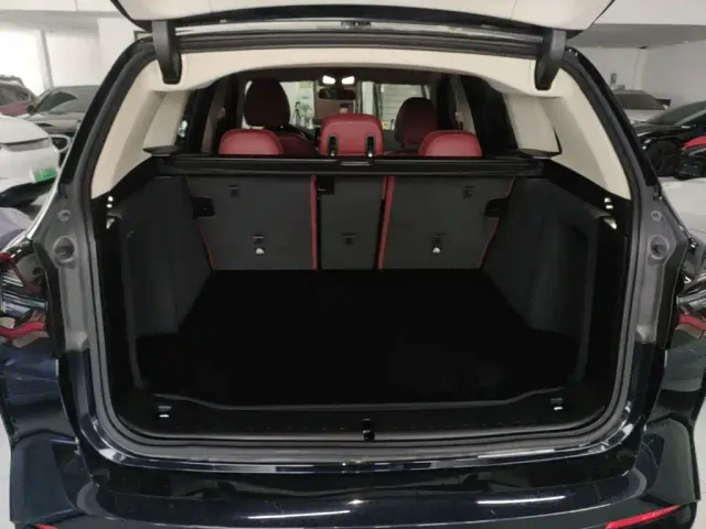 BMW iX3 — Фото автомобиля 18