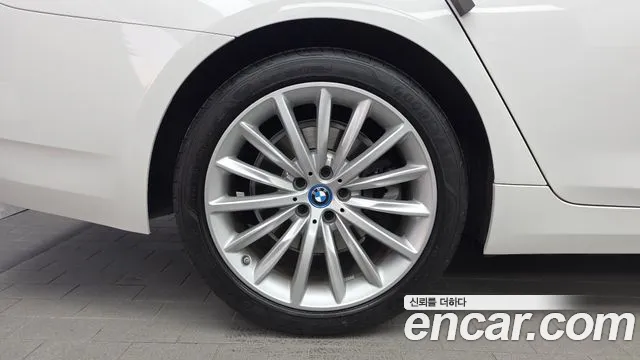 BMW 5 Series G30 — Фото автомобиля 5