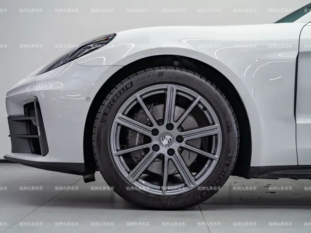 Porsche Panamera — Фото автомобиля 9
