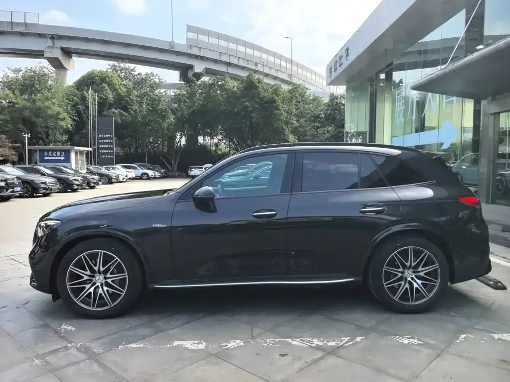 Mercedes-Benz Mercedes-Benz GLC AMG 2025 AMG GLC 43 4MATIC — Фото автомобиля 5