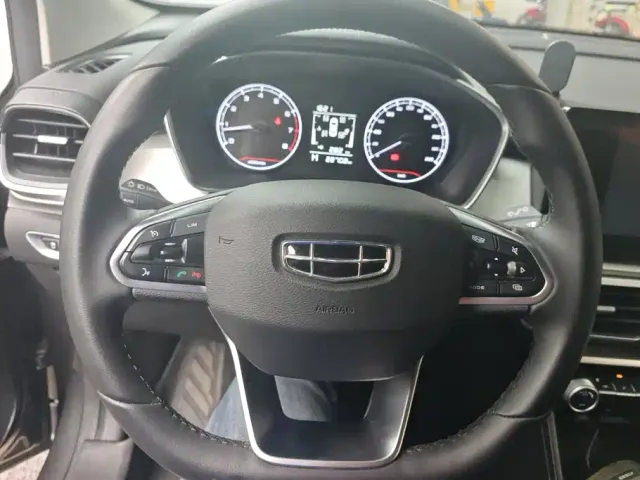 Geely Binyue — Фото автомобиля 15