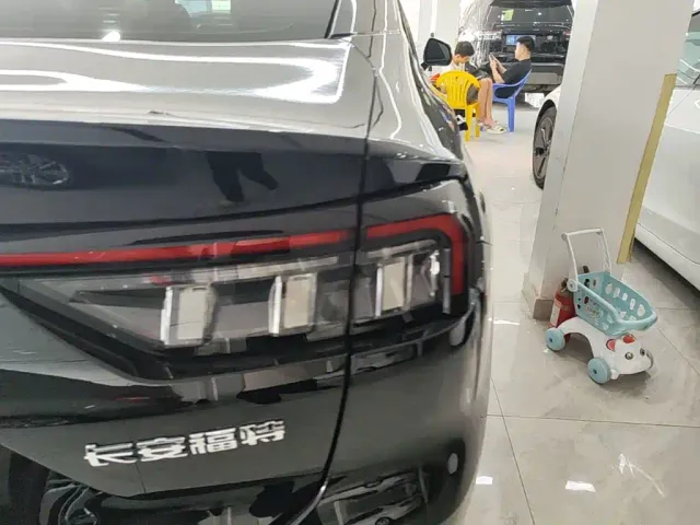 Ford Mondeo — Фото автомобиля 7
