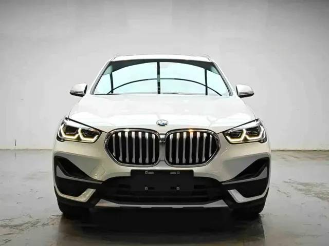 BMW X1 — Фото автомобиля 2
