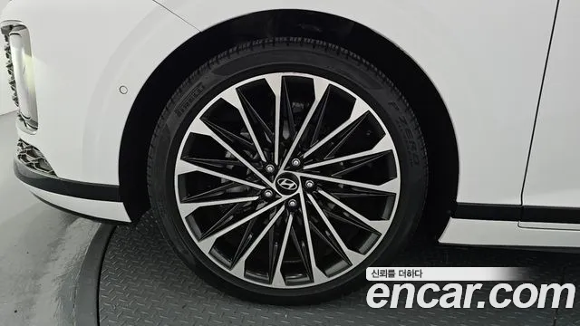 Hyundai Grandeur GN7 — Фото автомобиля 5