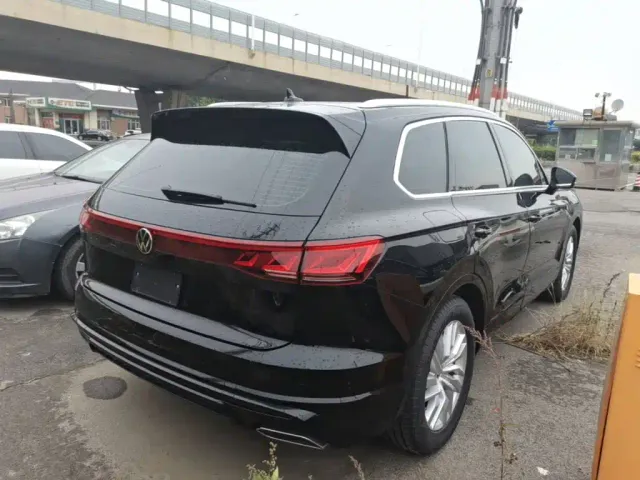 Volkswagen Touareg — Фото автомобиля 6