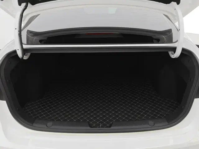 Changan Eado — Фото автомобиля 4