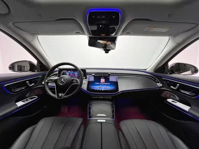 Mercedes-Benz E-Class — Фото автомобиля 12