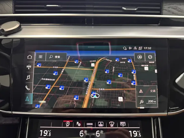 Audi A8 — Фото автомобиля 18