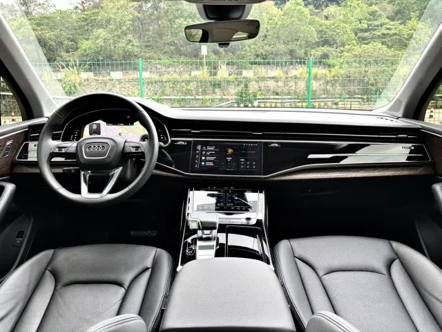 Audi Q7 — Фото автомобиля 17