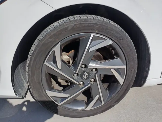 Hyundai Elantra — Фото автомобиля 13