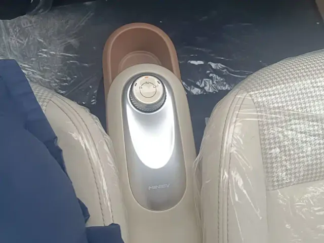 Wuling Hongguang Mini EV — Фото автомобиля 13