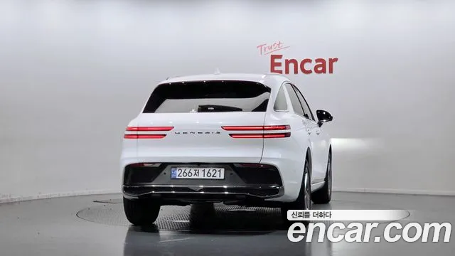 Genesis GV70 2.5T Бензин 2WD — Фото автомобиля 4