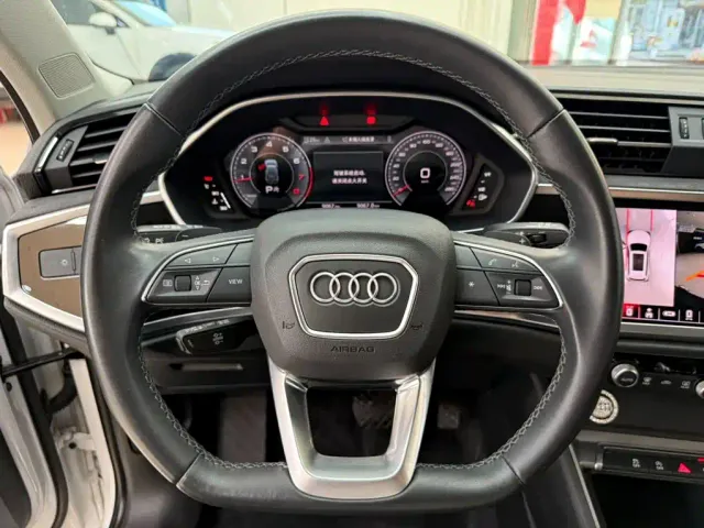 Audi Q3 — Фото автомобиля 11