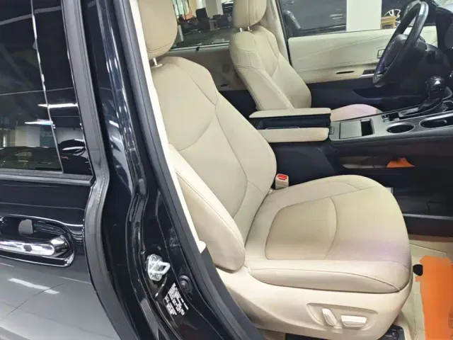 Toyota Granvia — Фото автомобиля 24