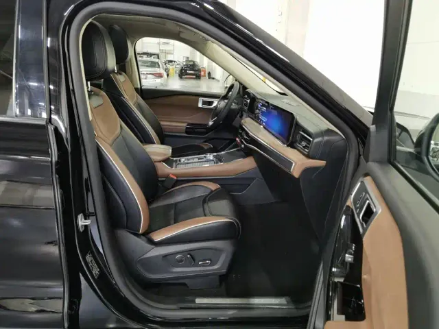Ford Explorer — Фото автомобиля 23