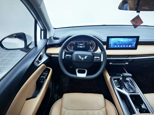 Wuling Jiachen — Фото автомобиля 14