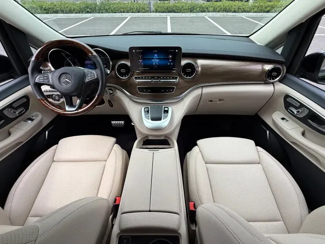 Mercedes-Benz V-Class — Фото автомобиля 12