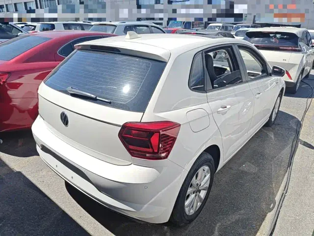 Volkswagen Polo — Фото автомобиля 6