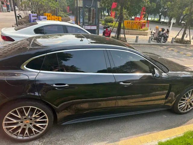 Porsche Panamera — Фото автомобиля 10