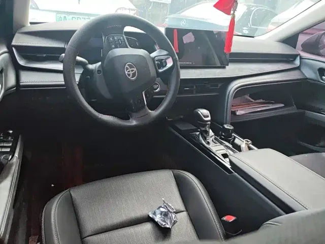 Toyota Camry — Фото автомобиля 12