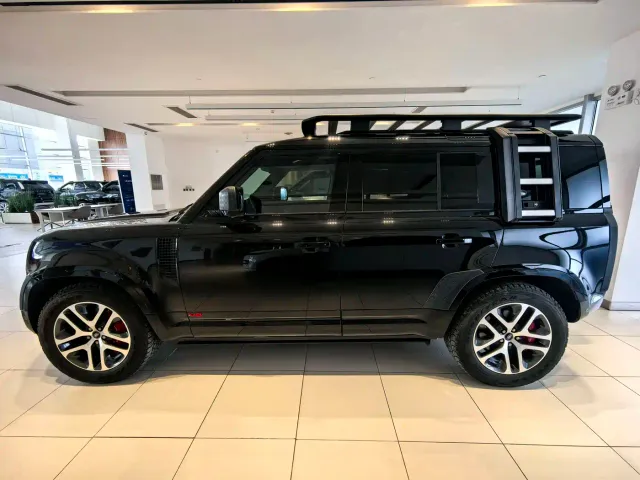 Land Rover Defender — Фото автомобиля 2