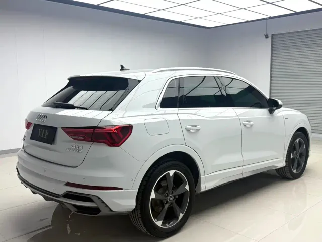 Audi Q3 — Фото автомобиля 3
