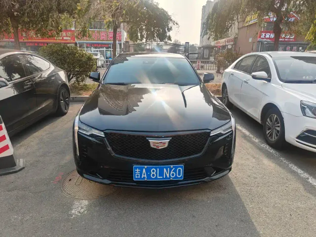 Cadillac CT4 — Фото автомобиля 2
