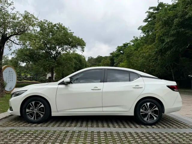 Nissan Sylphy — Фото автомобиля 4