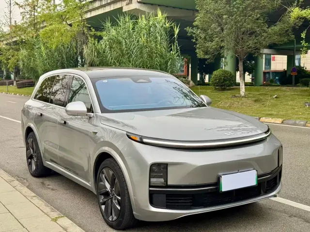 Li Auto L8 — Фото автомобиля 3