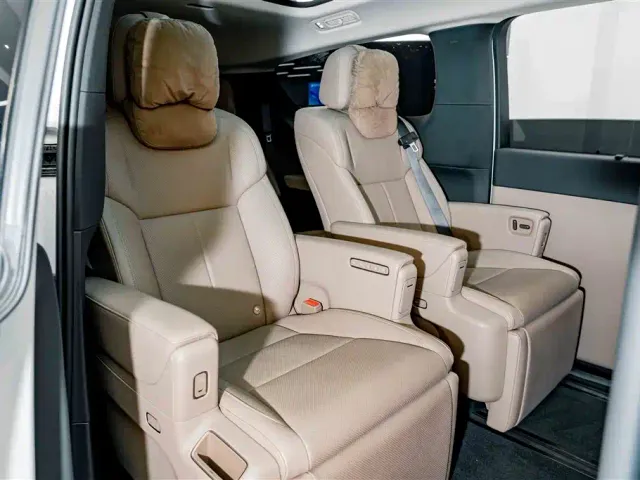 Li Auto MEGA — Фото автомобиля 21