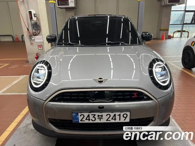 MINI Cooper 4th Gen — Фото автомобиля 3