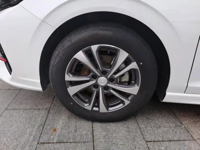 Changan Eado — Фото автомобиля 22