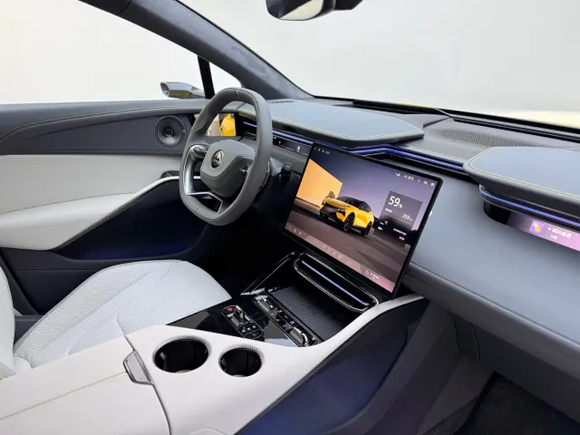 Lotus Eletre — Фото автомобиля 17