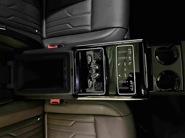 Audi A8 — Фото автомобиля 26