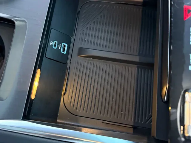 Ford Explorer — Фото автомобиля 19