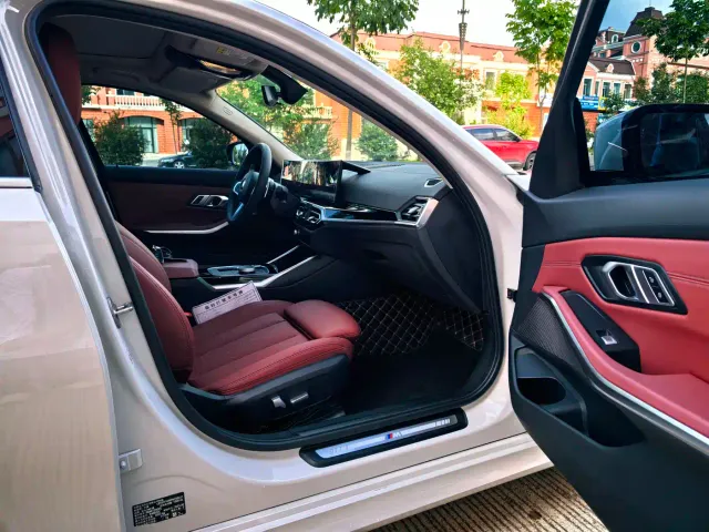 BMW 3 Series — Фото автомобиля 8