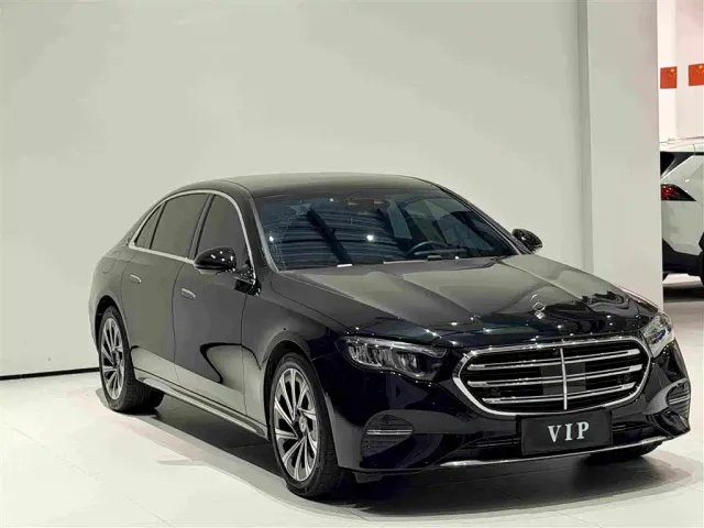 Mercedes-Benz E-Class — Фото автомобиля 3