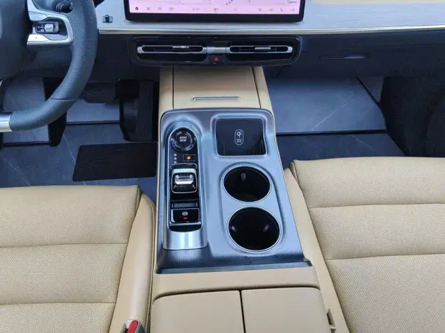GAC Trumpchi E8 — Фото автомобиля 16