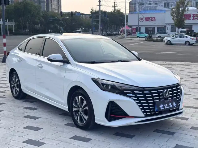 Changan Eado — Фото автомобиля 3