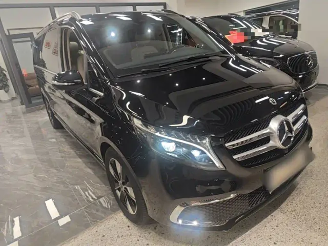 Mercedes-Benz V-Class — Фото автомобиля 21