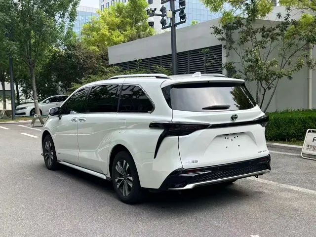 Toyota Granvia — Фото автомобиля 5