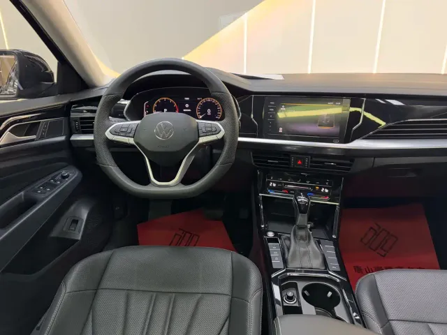 Volkswagen Passat — Фото автомобиля 21
