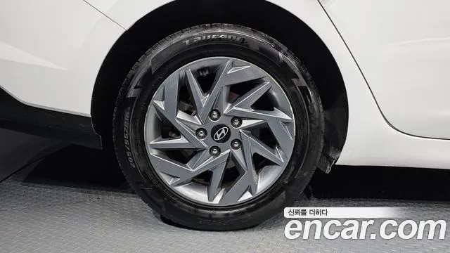 Hyundai Avante CN7 — Фото автомобиля 5
