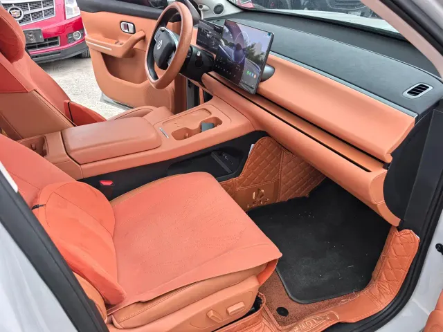 Leapmotor C10 — Фото автомобиля 10